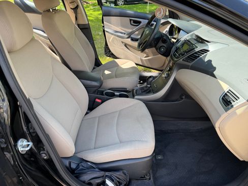 Used 2016 Hyundai Elantra SE FWD image 9