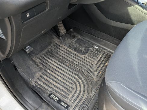 Used 2016 Kia Sorento LX image 8