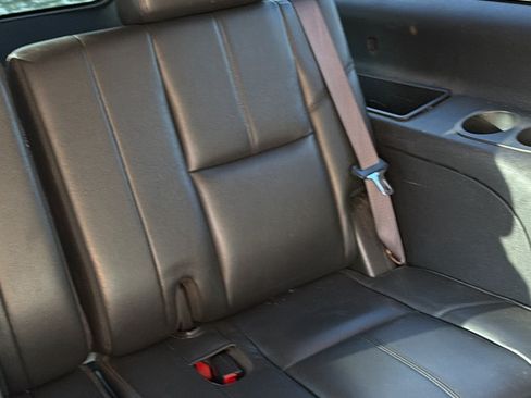Used 2013 Chevrolet Suburban LT RWD image 6