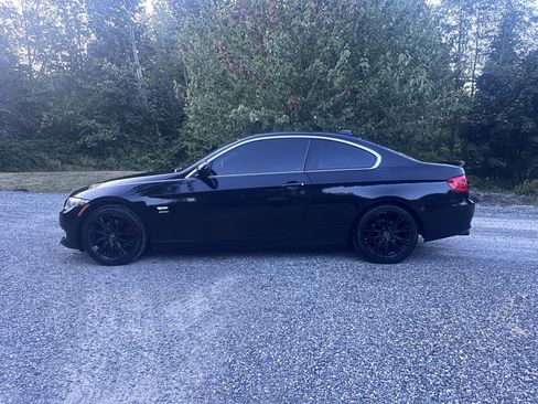 Used 2011 BMW 328i xDrive Coupe AWD/4WD image 4
