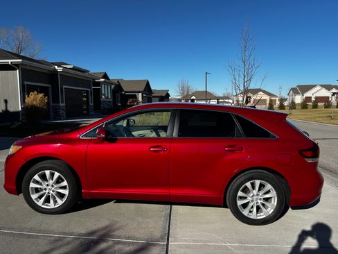 Used 2013 Toyota Venza LE image 4