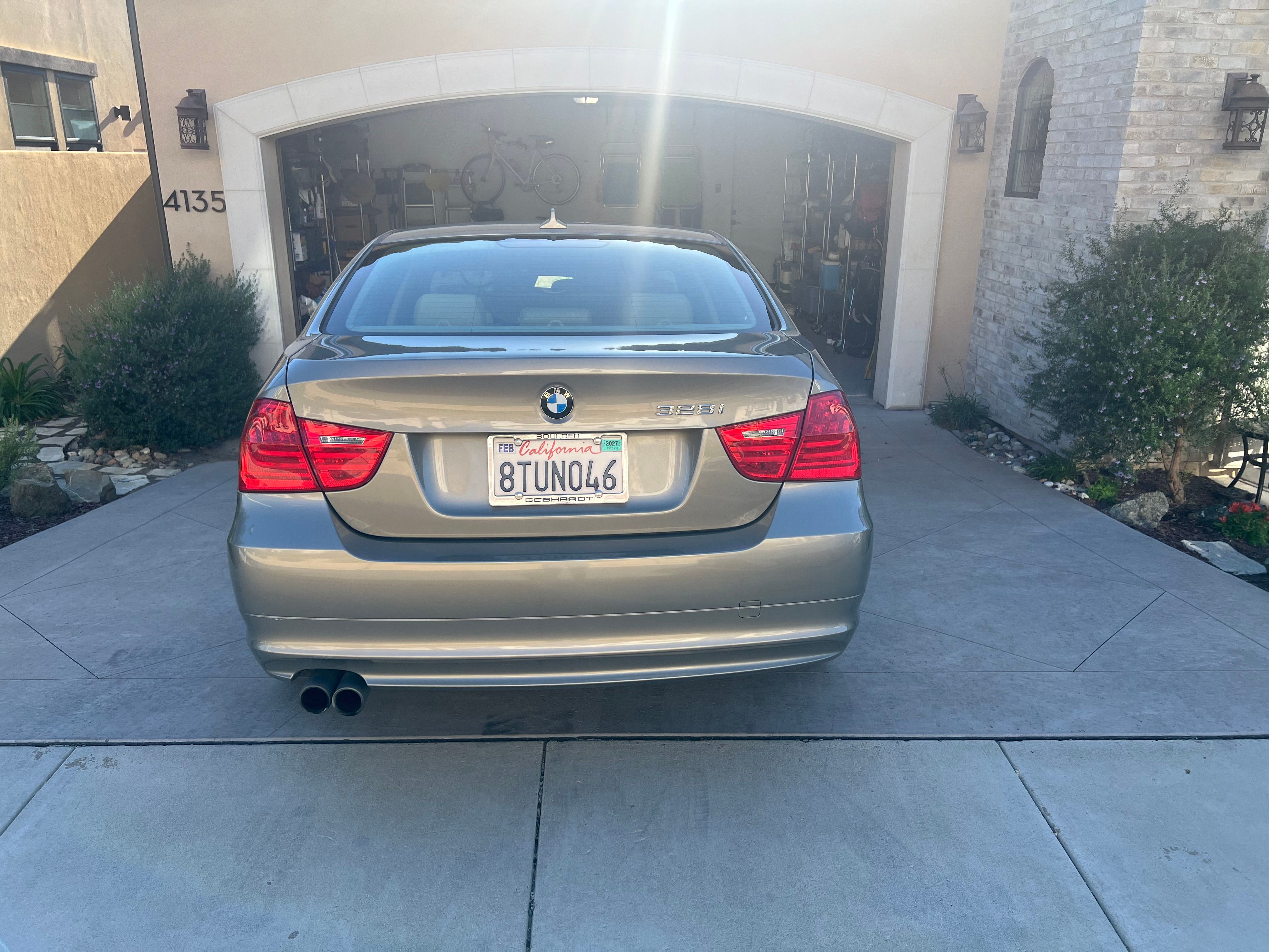 Used 2011 BMW 328i xDrive Sedan AWD/4WD image 4