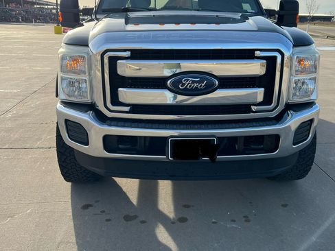Used 2016 Ford F250 XLT w/ XLT Interior Package image 2