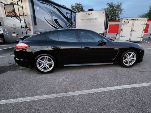 Used 2012 Porsche Panamera 4 image 4