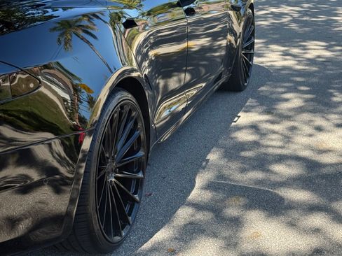 Used 2021 Tesla Model S Plaid image 3