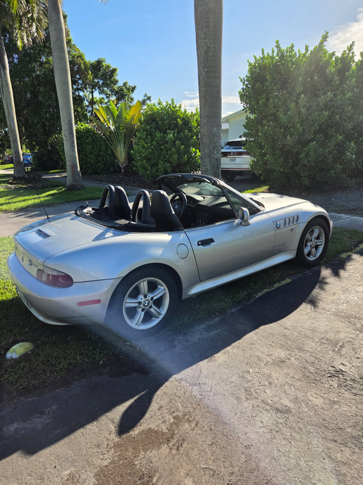 Used 2001 BMW Z3 2.5i RWD image 1