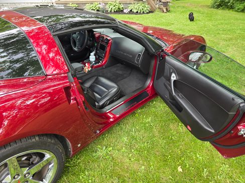 Used 2007 Chevrolet Corvette Coupe w/ Preferred Equipment Group RWD image 15