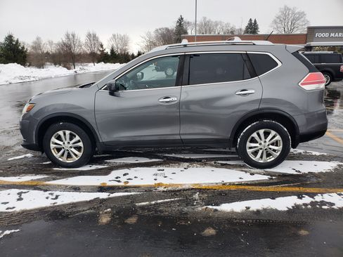 Used 2016 Nissan Rogue SV w/ SV Premium Package image 8
