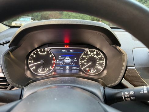 Used 2024 Nissan Altima 2.5 SV image 4