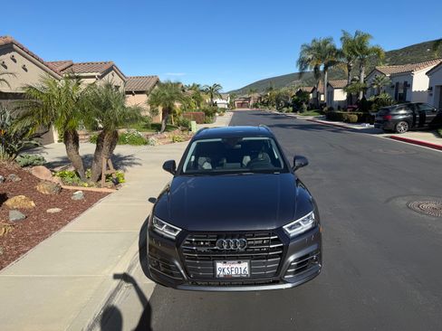 Used 2020 Audi Q5 e Premium Plus w/ Premium Plus Package image 11
