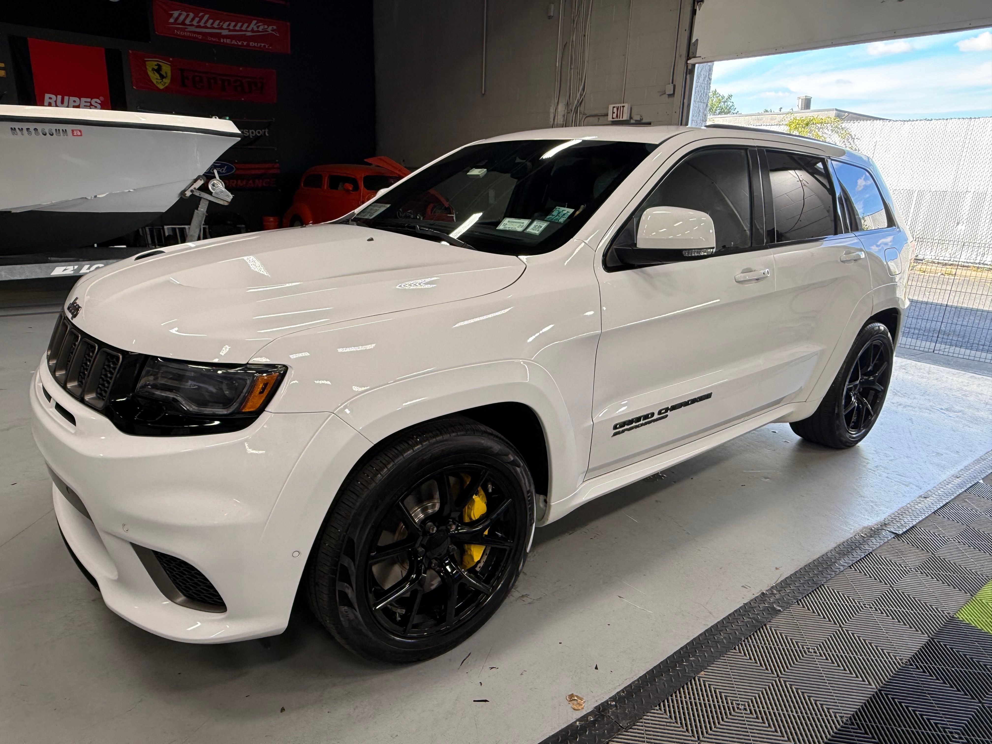 Used 2020 Jeep Grand Cherokee Trackhawk AWD/4WD image 6