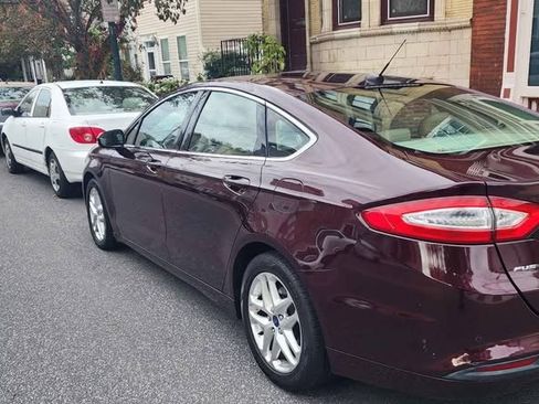 Used 2013 Ford Fusion SE image 2