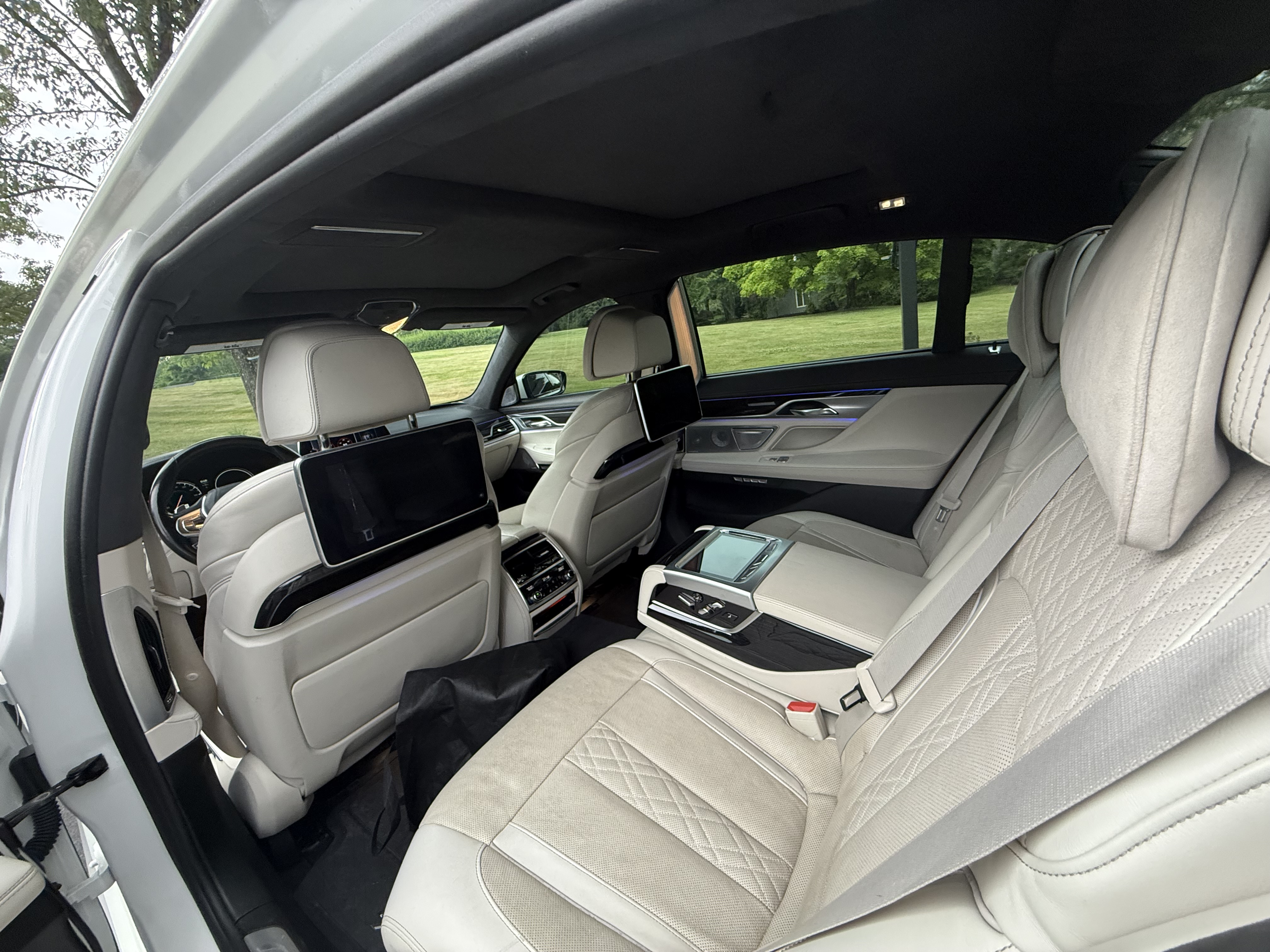 Used 2016 BMW 750i xDrive AWD/4WD image 9