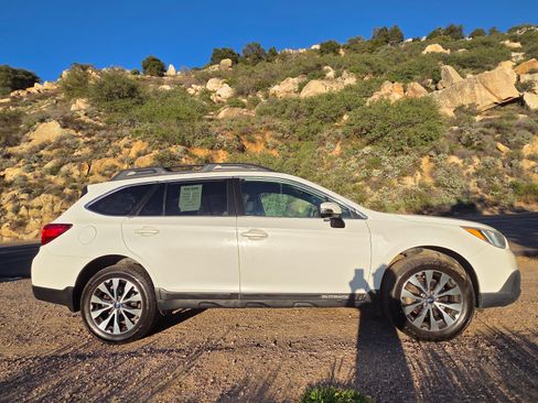 Used 2016 Subaru Outback 2.5i Limited w/ Popular Package #4 image 1