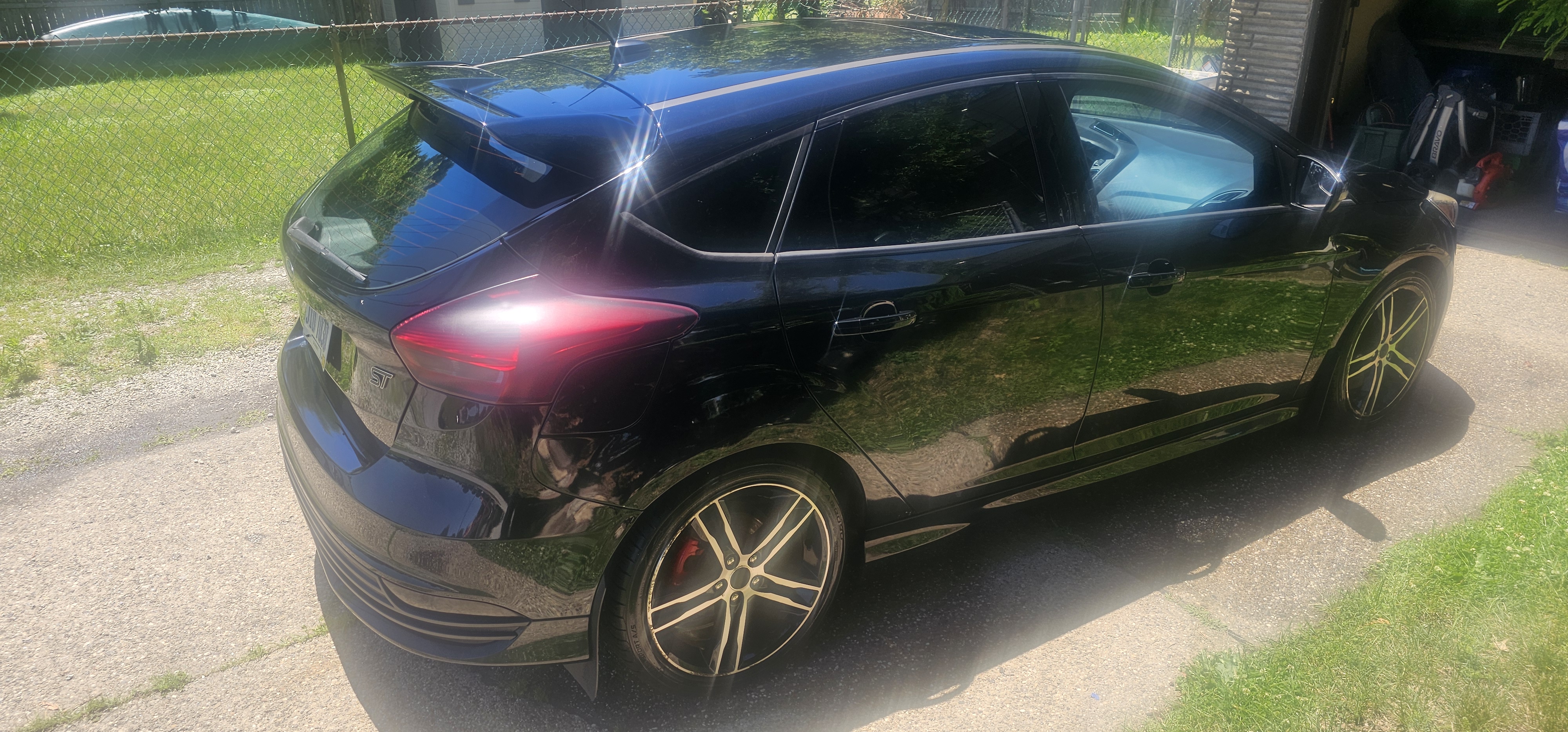 Used 2017 Ford Focus ST w/ Equipment Group 402A FWD image 4