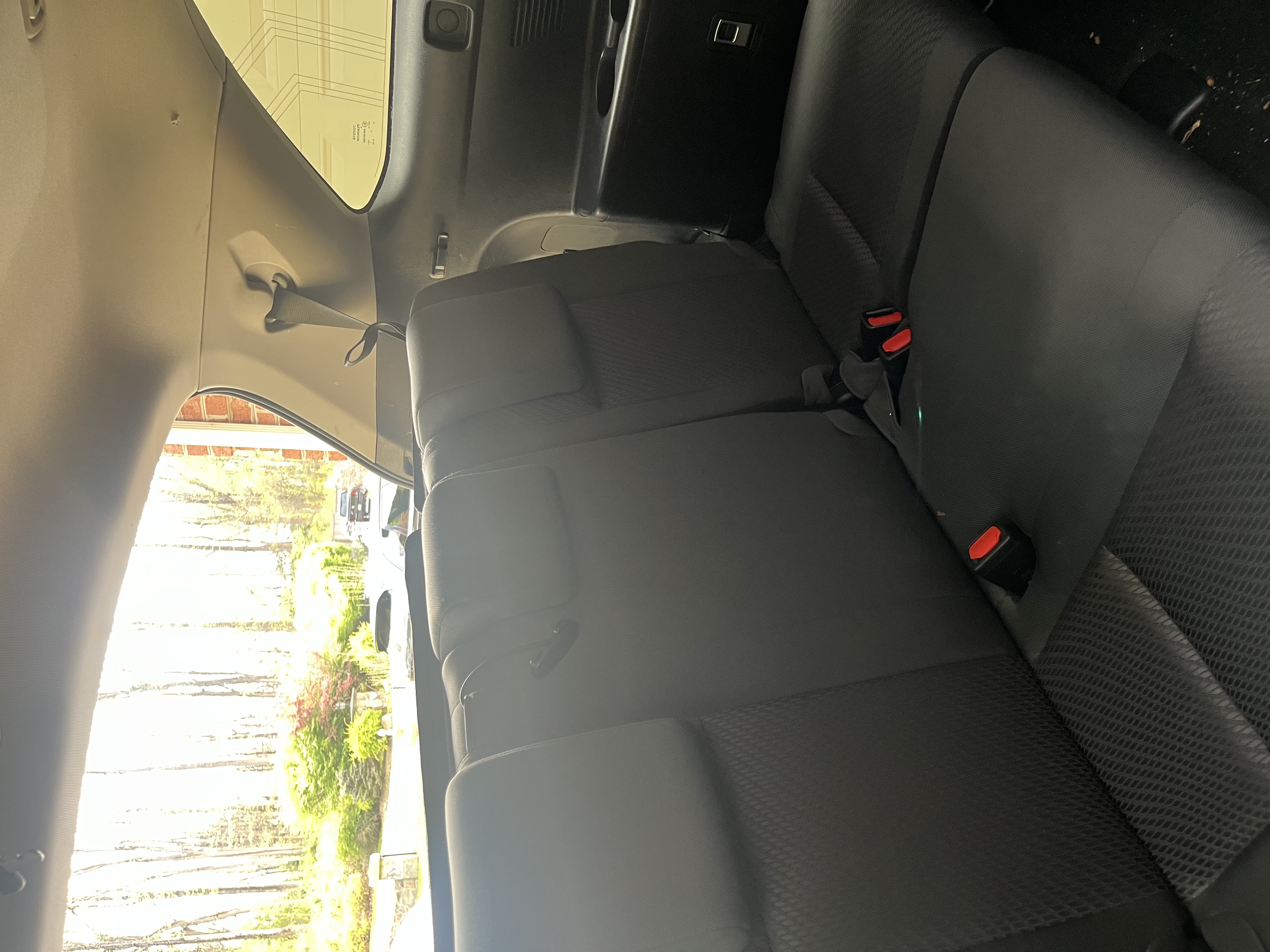 Used 2019 Toyota Highlander LE FWD image 5