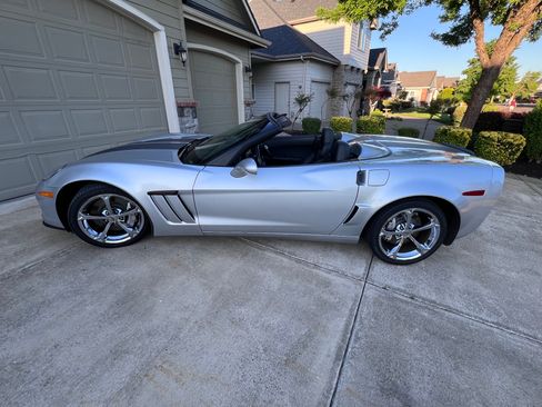 Used 2012 Chevrolet Corvette Grand Sport w/ 3LT Preferred Equipment Group RWD image 12