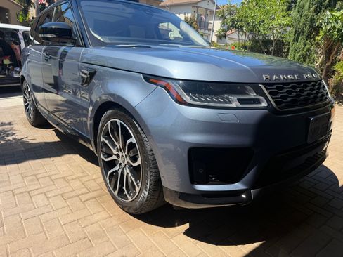 Used 2018 Land Rover Range Rover Sport HSE AWD/4WD image 1