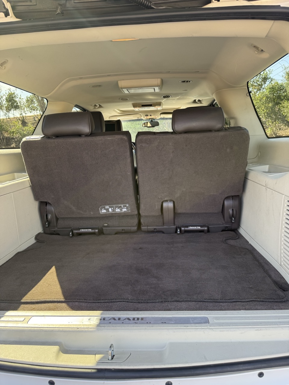 Used 2012 Cadillac Escalade ESV Platinum AWD/4WD image 22