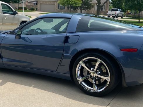 Used 2011 Chevrolet Corvette Grand Sport w/ Preferred Equipment Group RWD image 2