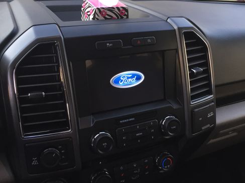 Used 2018 Ford F150 XLT w/ Equipment Group 302A Luxury AWD/4WD image 6