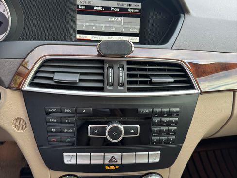 Used 2014 Mercedes-Benz C 250 Sedan image 18