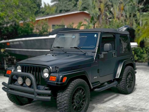 Used 2006 Jeep Wrangler X w/ Jeep 65th Anniversary Edition image 4