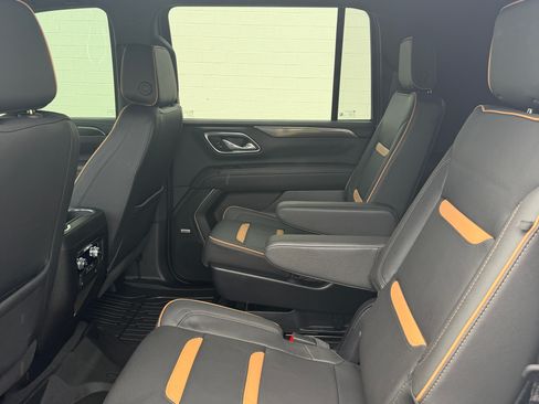 Used 2024 GMC Yukon XL AT4 w/ AT4 Premium Plus Package AWD/4WD image 10
