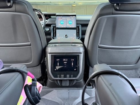 Used 2025 GMC Yukon AT4 Ultimate w/ LPO, Floor Liner Package AWD/4WD image 20