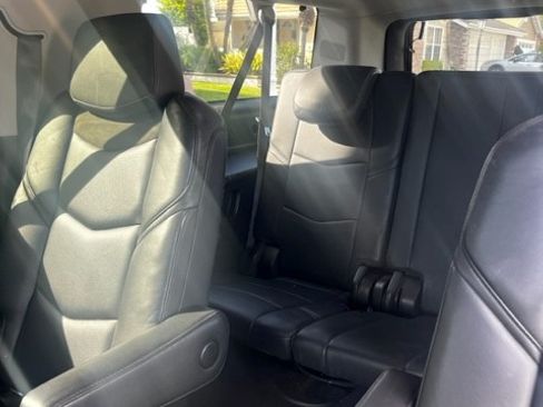 Used 2018 Cadillac Escalade ESV Luxury image 9