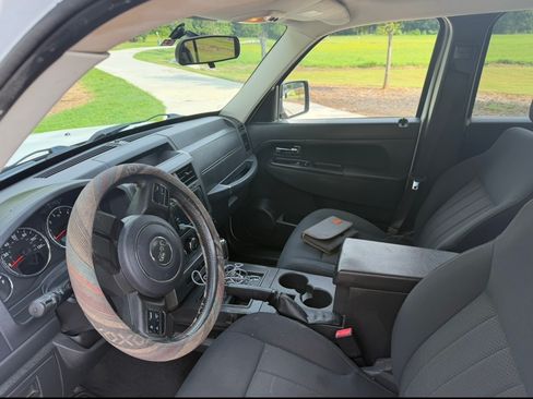 Used 2011 Jeep Liberty Sport w/ Popular Equipment Group AWD/4WD image 11
