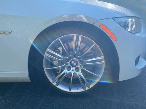 Used 2012 BMW 335i Convertible image 12