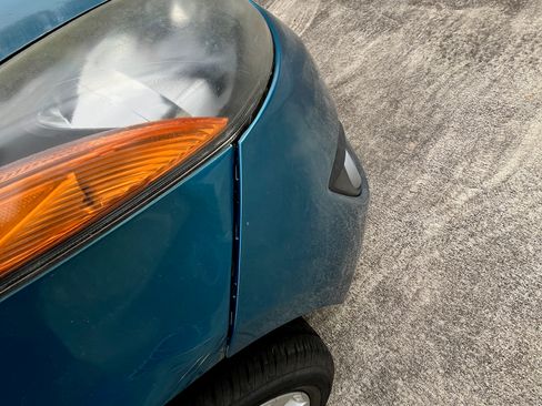 Used 2011 MAZDA MAZDA2 Touring image 9