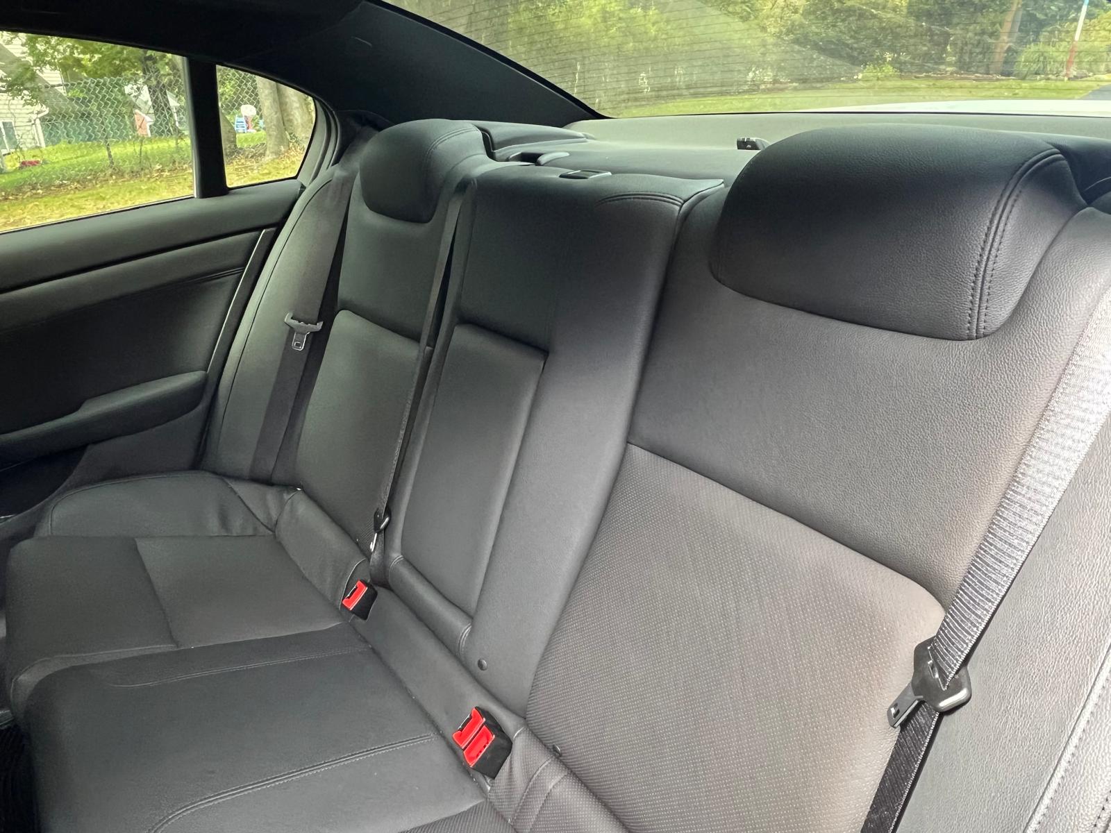 Used 2009 Pontiac G8 GXP RWD image 16