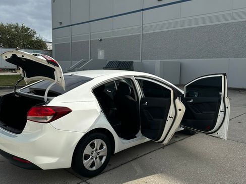 Used 2017 Kia Forte LX image 29
