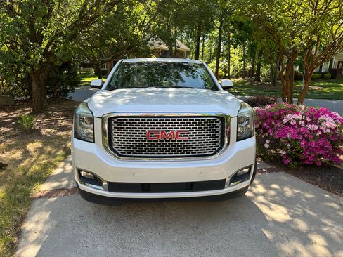 Used 2017 GMC Yukon Denali w/ Open Road Package image 4