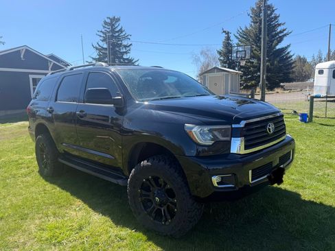 Used 2019 Toyota Sequoia TRD Sport w/ TRD Sport Premium Package image 1