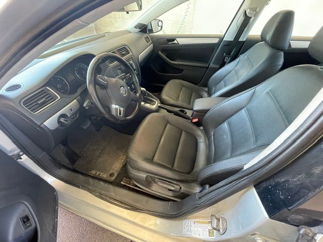 Used 2012 Volkswagen Jetta TDI FWD image 11