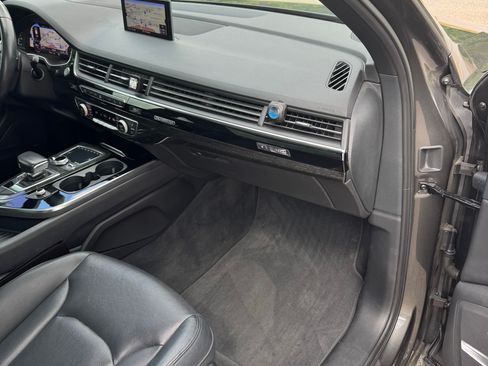 Used 2018 Audi Q7 3.0T Prestige image 8