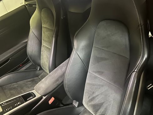 Used 2016 Porsche Cayman GT4 image 16