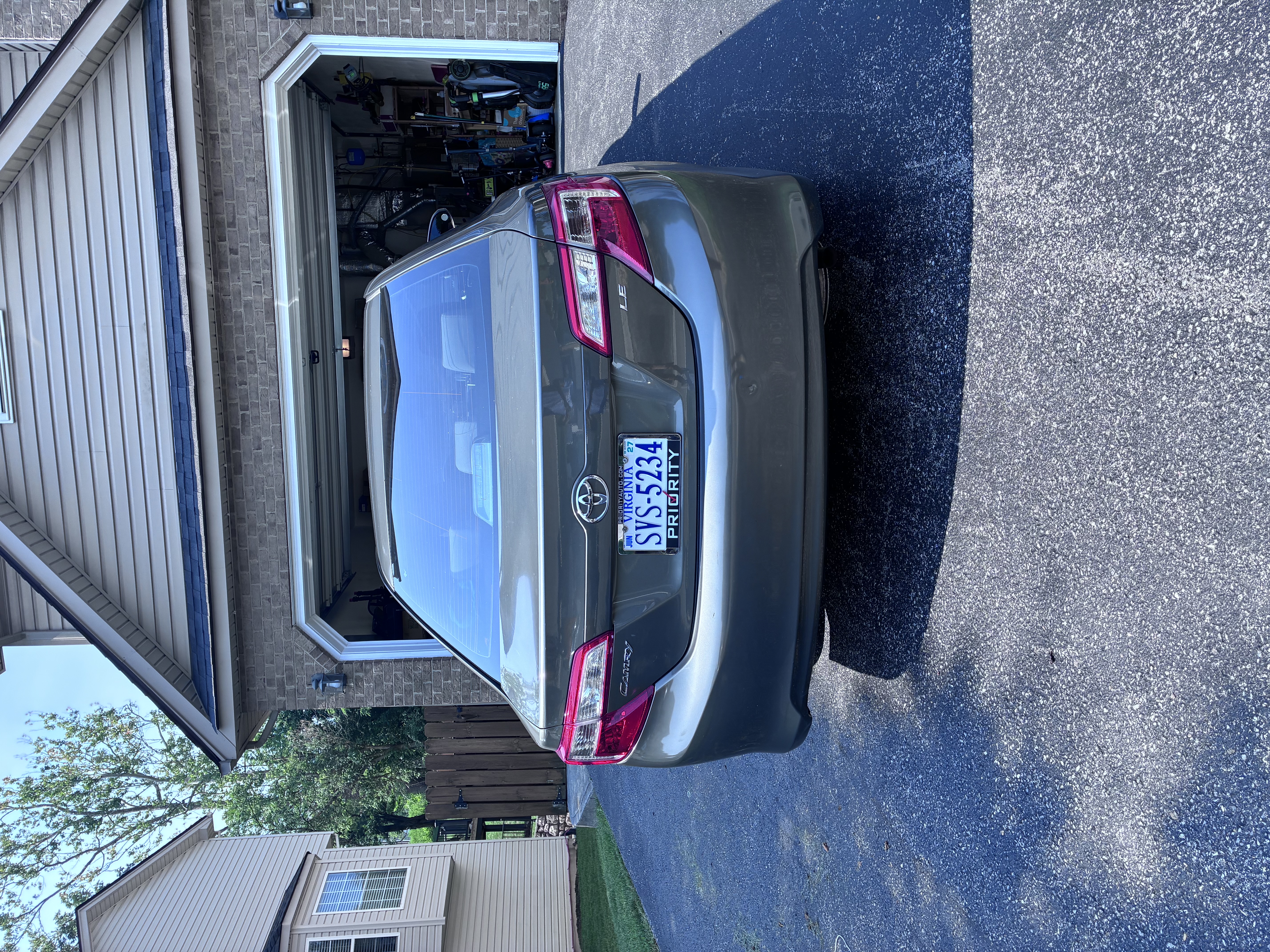 Used 2012 Toyota Camry LE FWD image 4