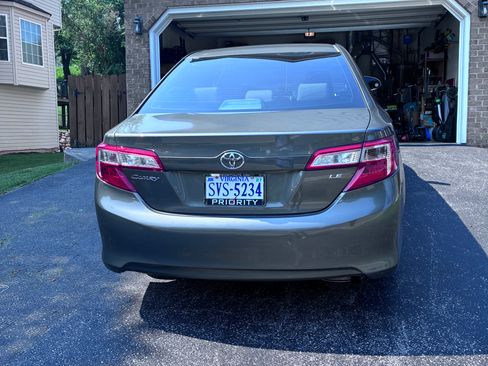 Used 2012 Toyota Camry LE FWD image 4