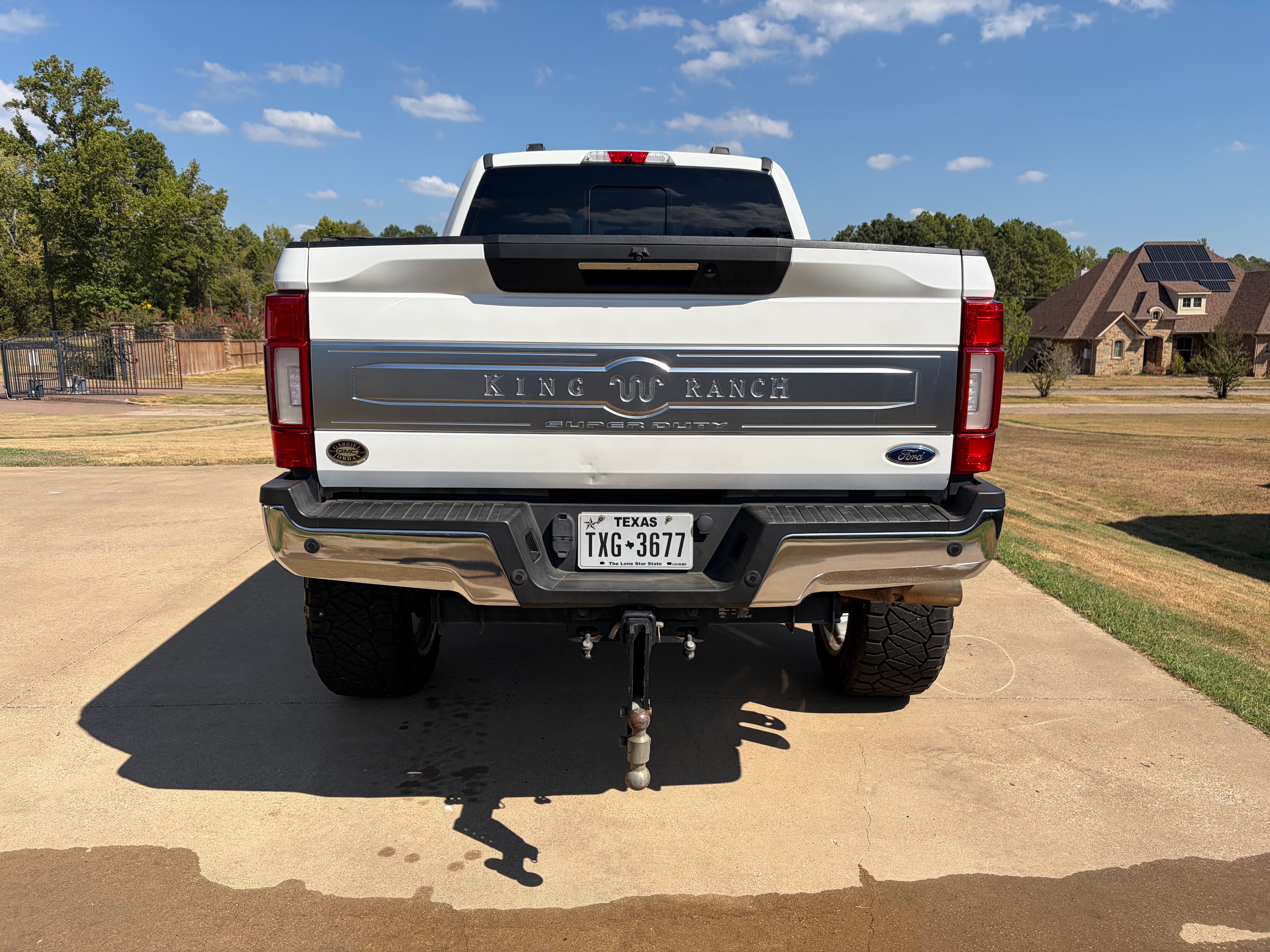 Used 2022 Ford F250 King Ranch w/ King Ranch Ultimate Package AWD/4WD image 2
