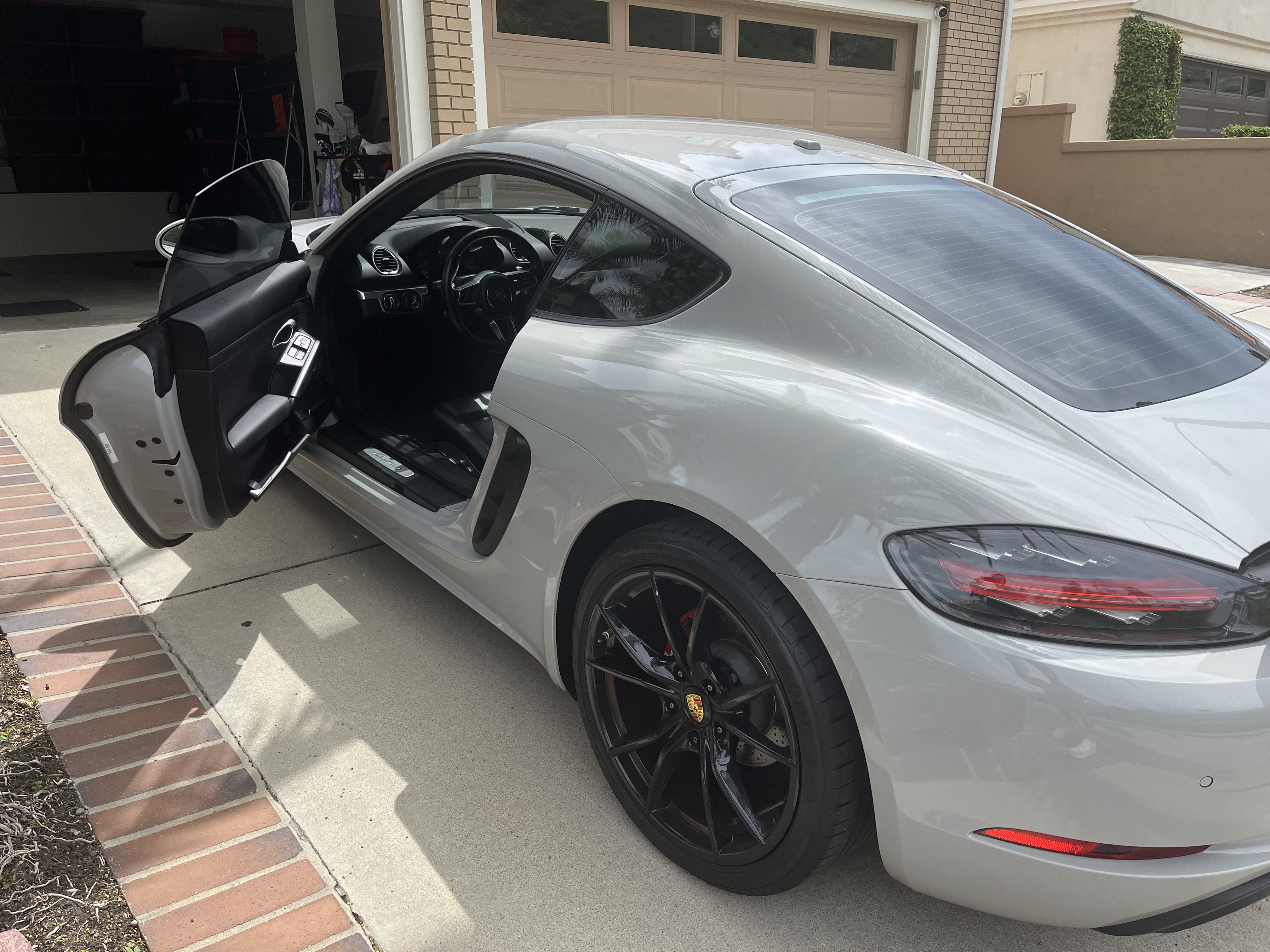Used 2019 Porsche 718 Cayman RWD image 4