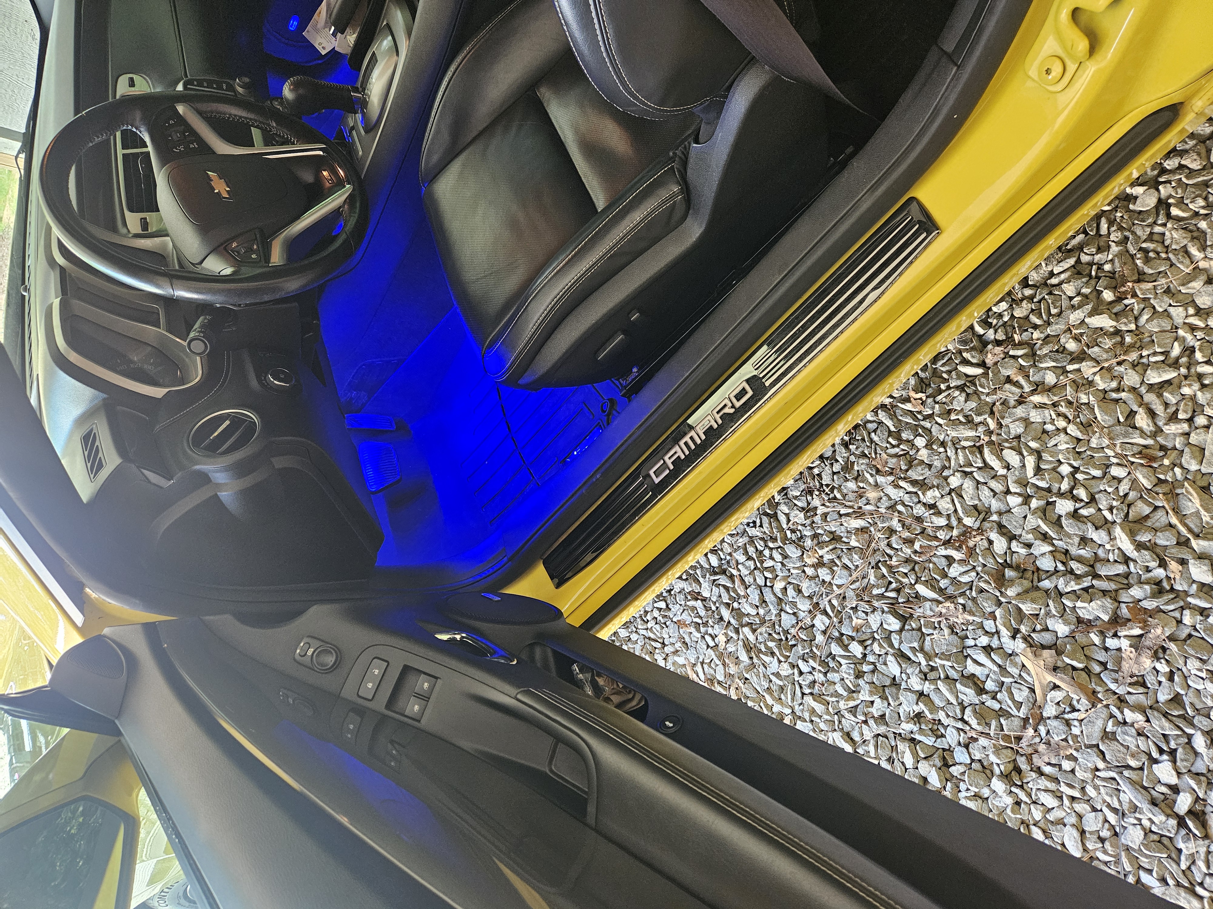 Used 2015 Chevrolet Camaro SS RWD image 9