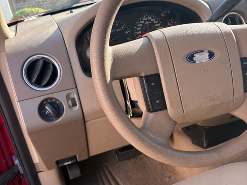 Used 2005 Ford F150 XLT AWD/4WD image 4