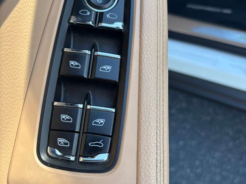 Used 2019 Porsche Macan S image 18