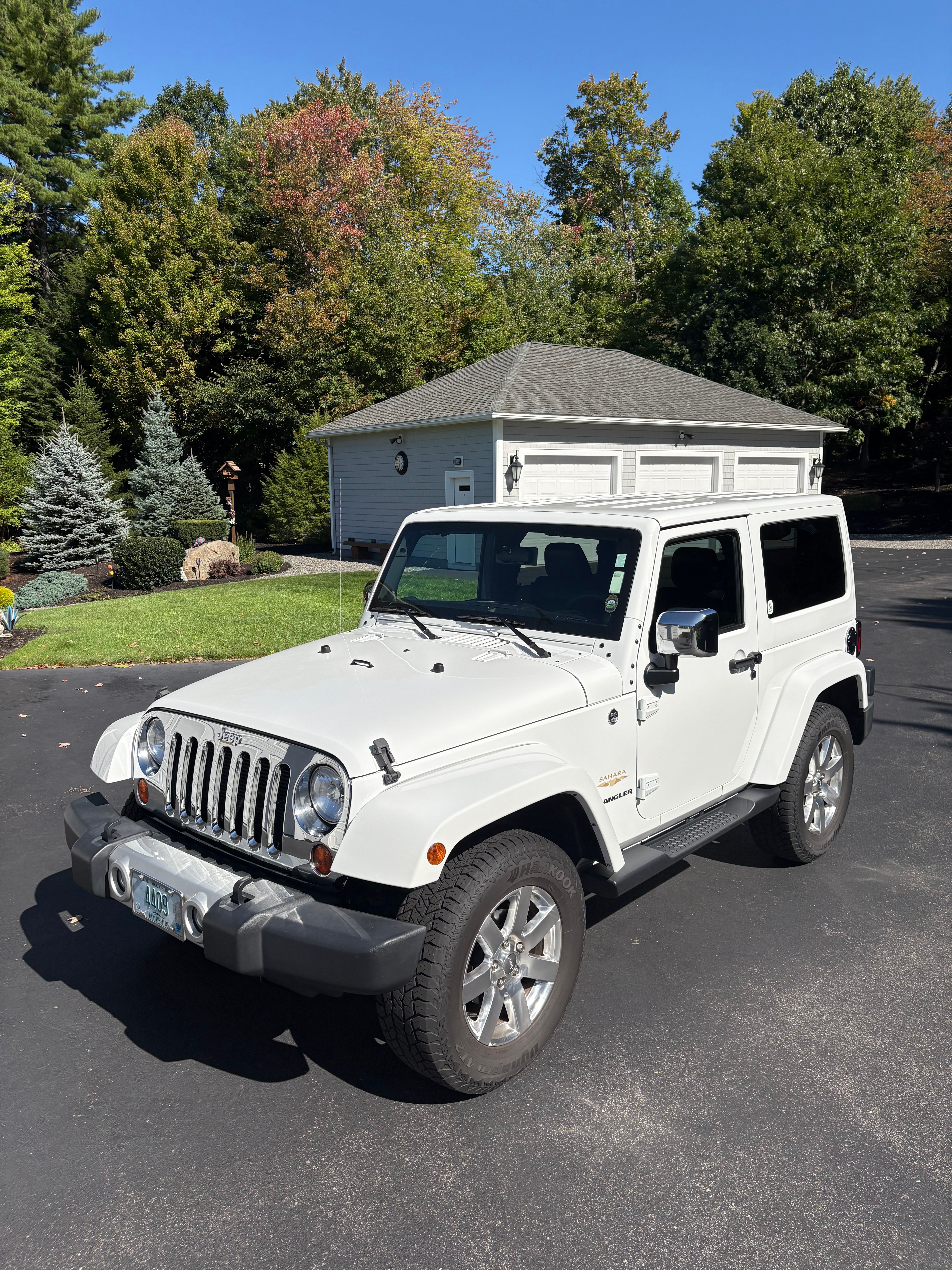 Used 2012 Jeep Wrangler Sahara AWD/4WD image 2
