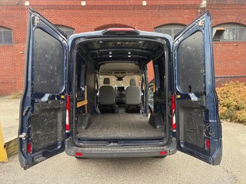 Used 2018 Ford Transit 250 130 Medium Roof image 9