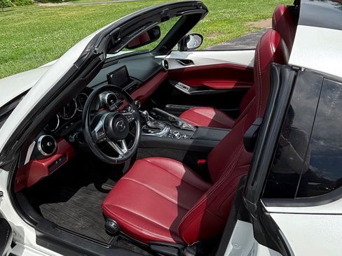 Used 2020 MAZDA MX-5 Miata RF Grand Touring RWD image 8